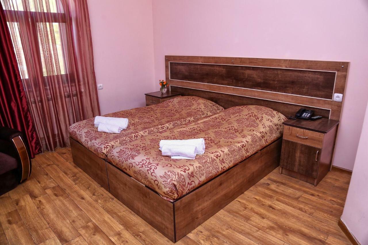 Lara Hotel Goris Zewnętrze zdjęcie