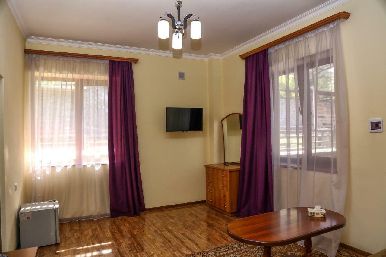 Lara Hotel Goris Zewnętrze zdjęcie