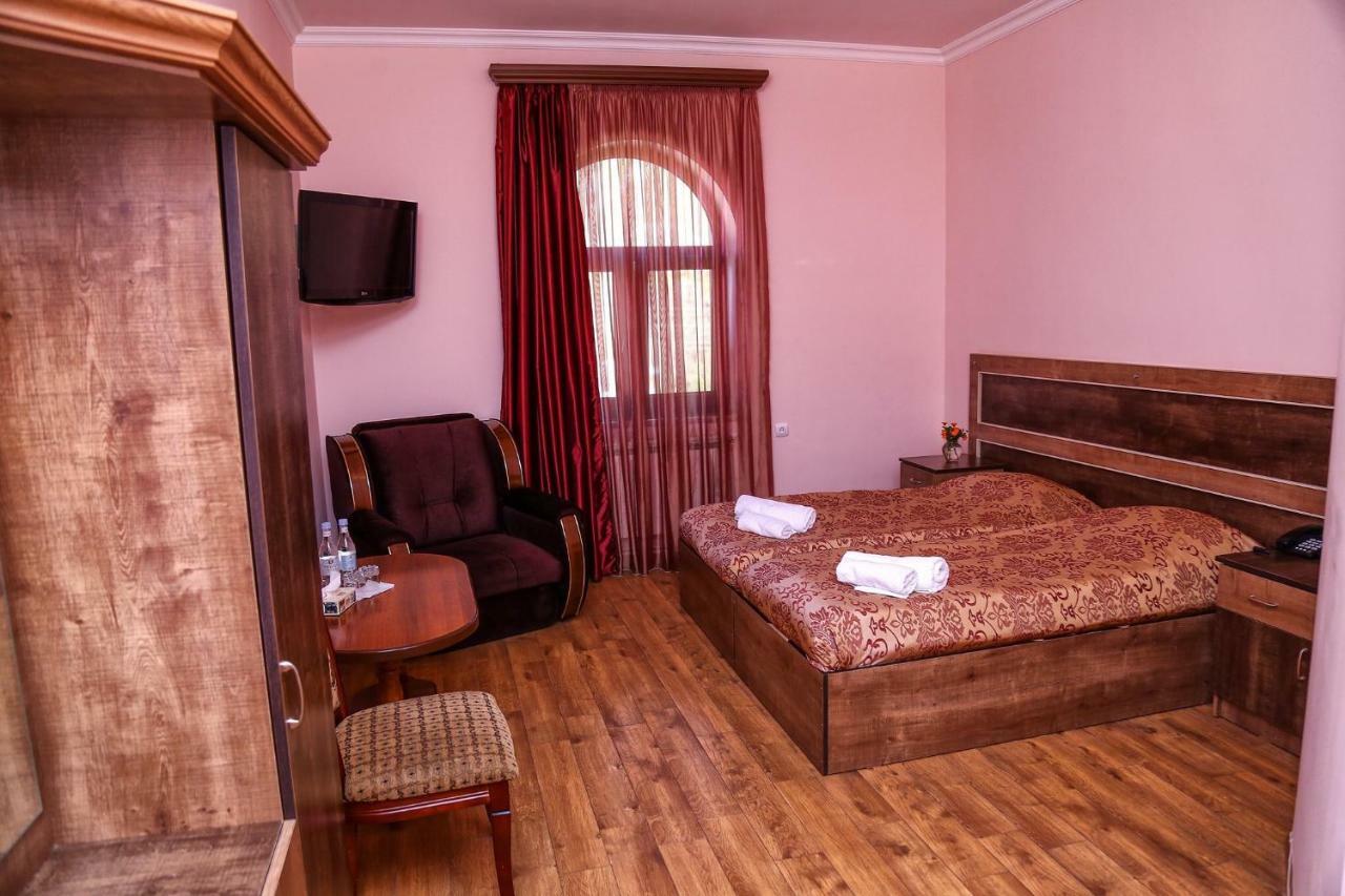 Lara Hotel Goris Zewnętrze zdjęcie