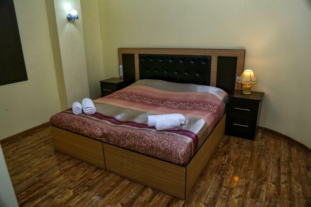 Lara Hotel Goris Zewnętrze zdjęcie